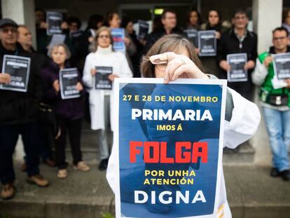 Concentración de protesta este miércoles en el centro de salud de Neda, en el área sanitaria de Ferrol.