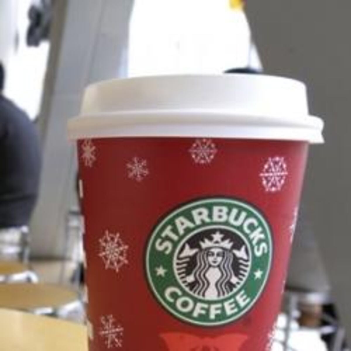 Starbucks reducirá el tiempo de preparación de los cafés para ganar en