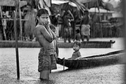 Las imágenes capturadas por este fotorreportero contienen una gran belleza, plasmada en blanco y negro, que ha preferido al color.