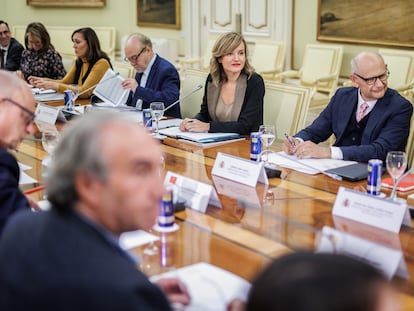 La ministra de Educación, Pilar Alegría, en el centro, preside este martes la Conferencia Sectorial de Educación en la sede del ministerio.