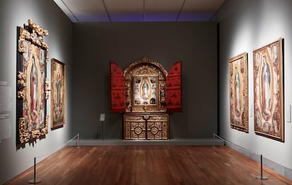 Sala de la exposición 'Tan lejos, tan cerca. Guadalupe de México en España.