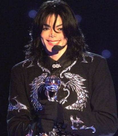 Jackson recibe un galardón en mayo de 2000.