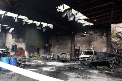 Nave que ardió en Valga (Pontevedra) en agosto de 2011 con bienes de Pelopincho en el interior.