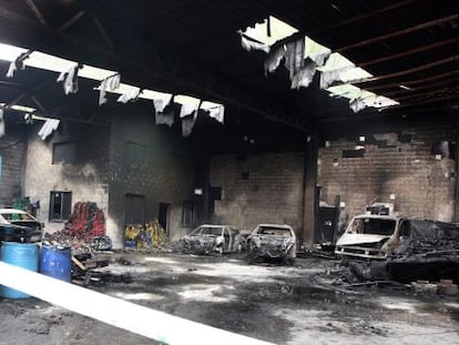 Nave que ardi&oacute; en Valga (Pontevedra) en agosto de 2011 con bienes de Pelopincho en el interior.