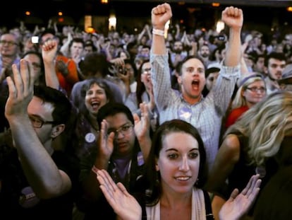 Simpatizantes de Sanders no comício em Hollywood, na quarta-feira.