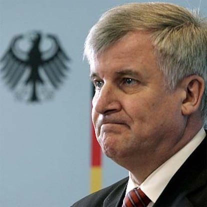 El ministro alemán de Agricultura Horst Seehofer, anoche.