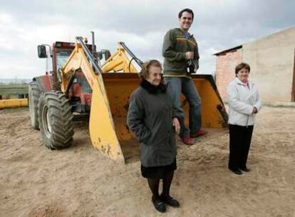 Vecinos de Rebollo de Duero (Soria) con participación en el premio gordo de Navidad de 2006.