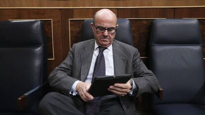 Luis de Guindos, ministro de Economía, en el Congreso de los Diputados.