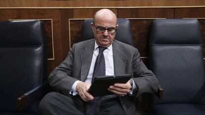 Luis de Guindos, ministro de Econom&iacute;a, en el Congreso de los Diputados.