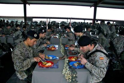 Soldados del Ejército, durante el primer episodio de MasterChef.