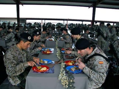 Soldados del Ej&eacute;rcito, durante el primer episodio de MasterChef.