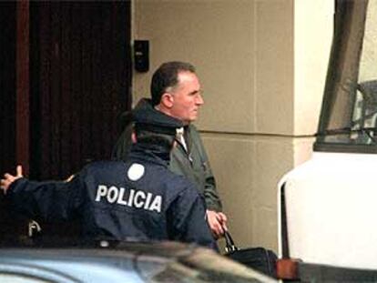 El abogado Pablo Vioque es conducido por la policía a la Audiencia Nacional para declarar.