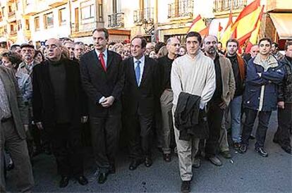 Javier Rojo, Rodríguez Zapatero, Bono, Rodolfo Ares, Patxi López y José Antonio Pastor.