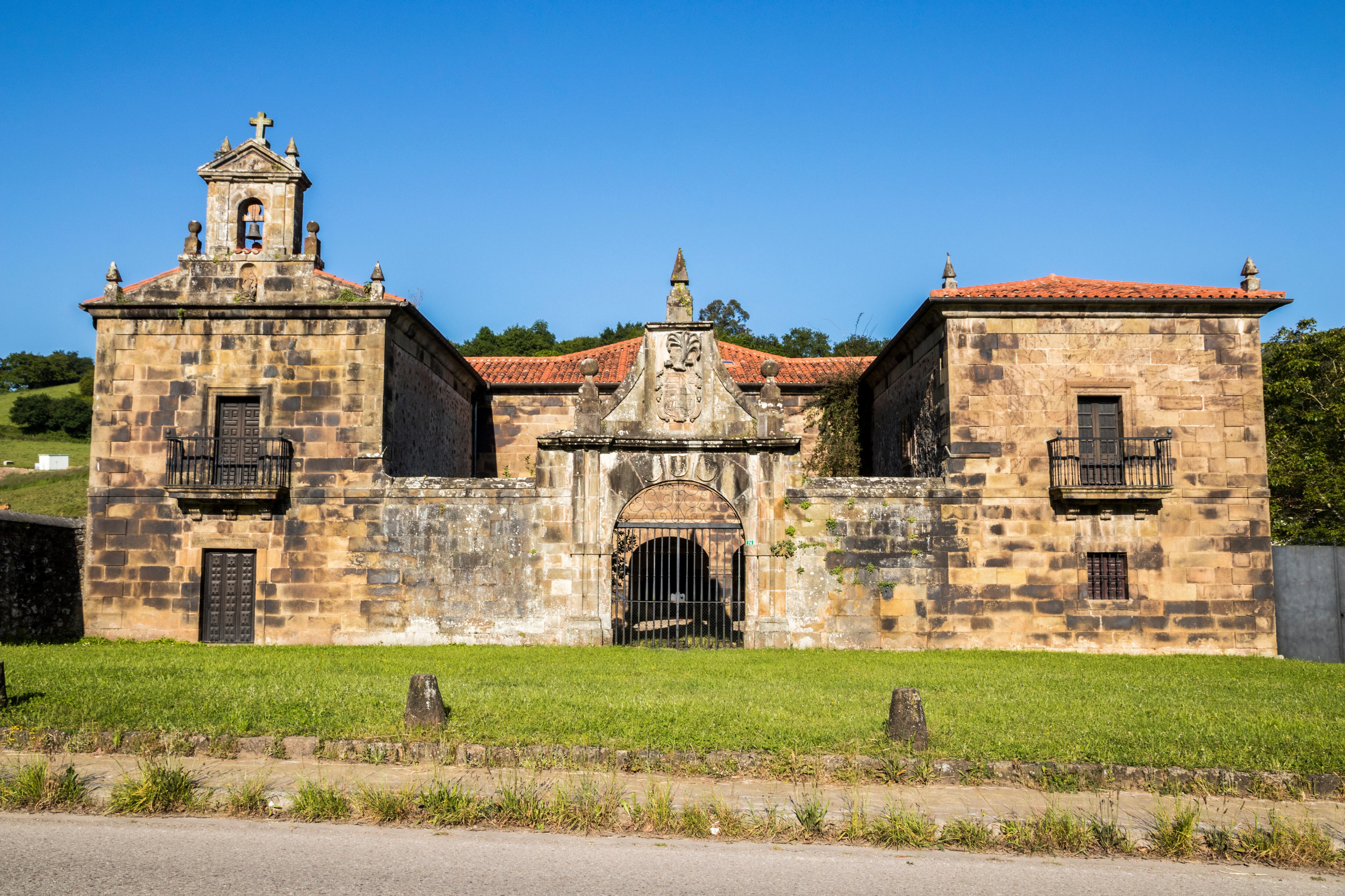 El palacio de La Rañada o palacio de Cuesta Mercadillo, construido en el siglo XVIII, en Liérganes.