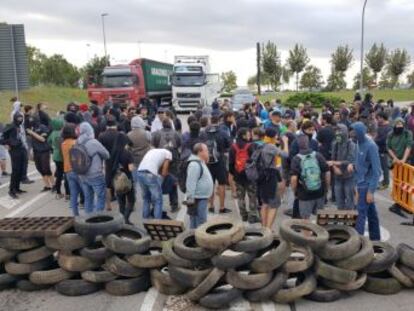 Miles de estudiantes se han concentrado en el centro de Barcelona al grito de “ni olvido ni perdón”