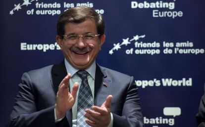 El primer ministro turco, Ahmet Davutoglu, este jueves en Bruselas.