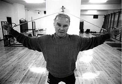 Ladislao Kubala, en el gimnasio del Camp Nou, en una fotografía tomada en abril de 1993 antes de su último homenaje, en Montjuïc.