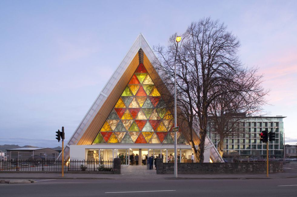 Catedral de Christchurch, en Nueva Zelanda, edificio de Shigeru Ban levantado con tubos de cartón en 2013.