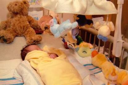 Un recién nacido de nueve días en el Hospital Infantil de Boston, en una foto de archivo.