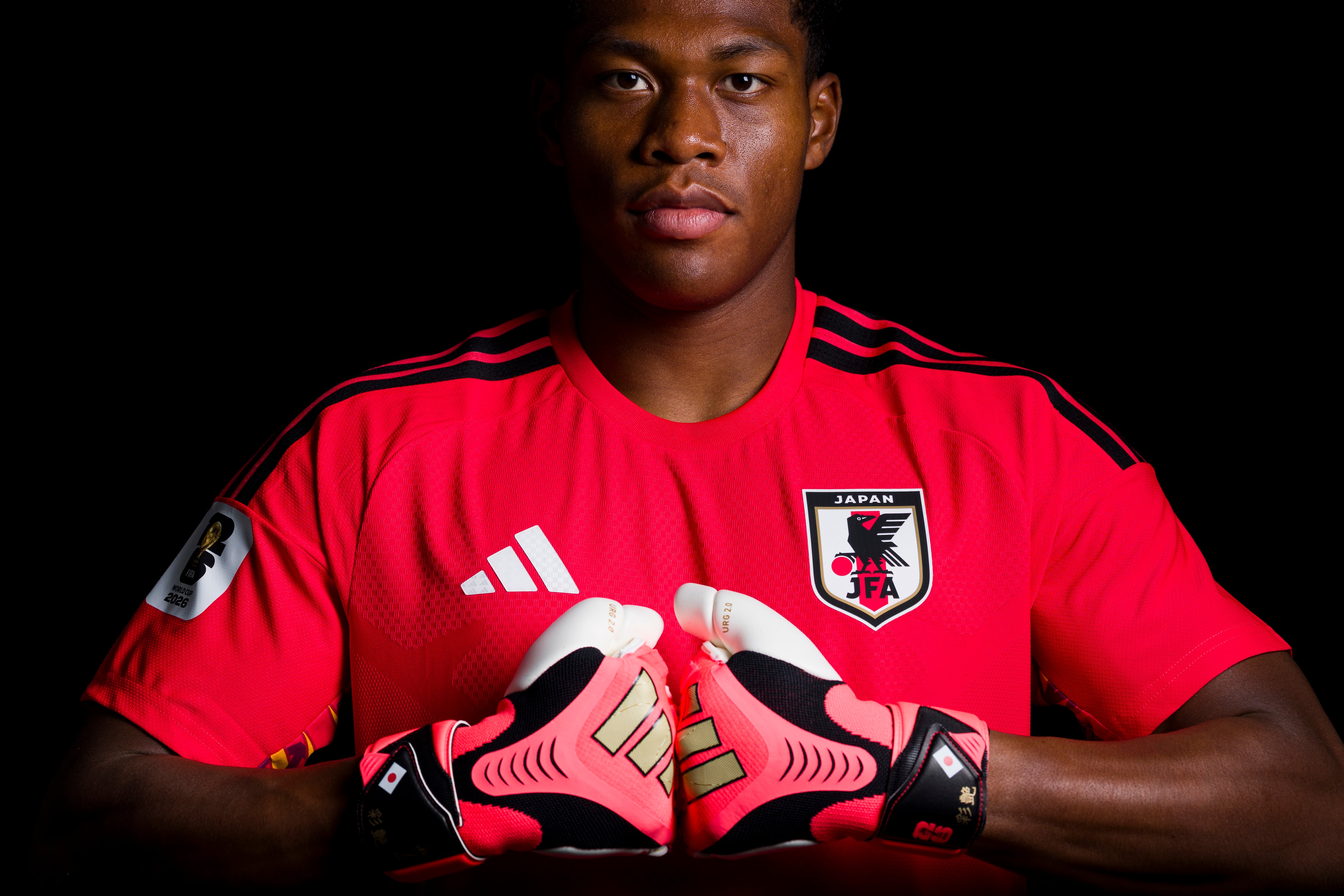 Zion Suzuki, el portero mestizo de la selección de fútbol nipona que causa furor en un Japón hostil con la inmigración