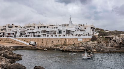 Binibeca Vell, uno de los lugares más visitados de Menorca, restringe el acceso al público para evitar su masificación.