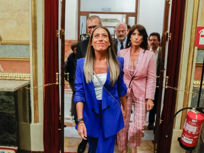 Miriam Nogueras y otros diputados de Junts llegaban este jueves al Congreso.