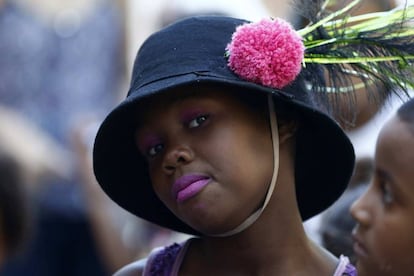 Uma menina do Complexo da Maré, na Zona-Norte do Rio, no dia 20 de março.