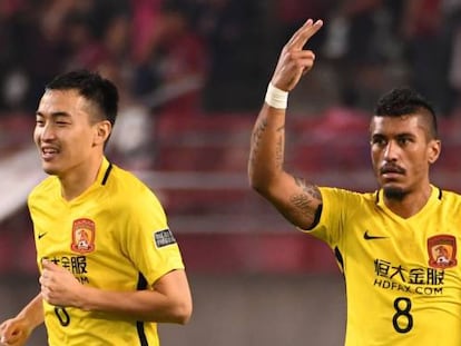 Paulinho, durant un partit amb el Guangzhou.