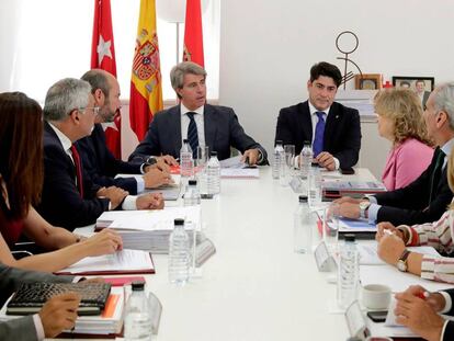 Ángel Garrido preside la última reunión del consejo de gobierno de Madrid. 