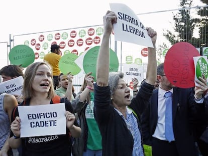 Protesta frente a la casa de Bel&eacute;n Romana, presidenta de la Sareb.