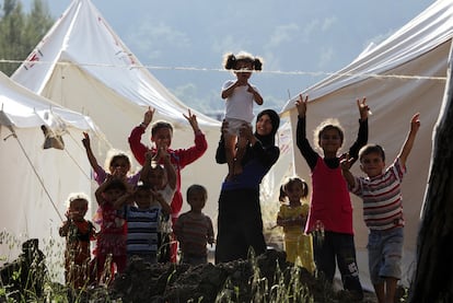 Niños procedentes de Siria, en el  campo de refugiados de la localidad de Yayladagi, en la provincia turca de Hatay.