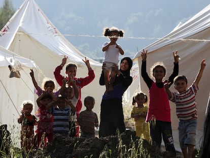 Niños procedentes de Siria, en el campo de refugiados de la localidad de Yayladagi, en la provincia turca de Hatay.
