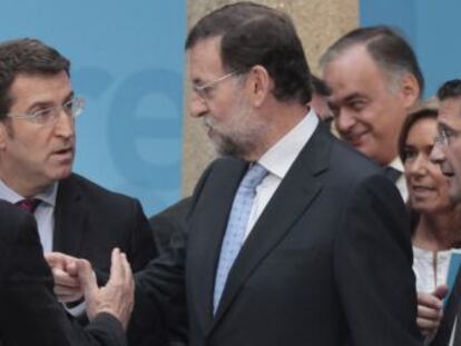 De izquierda a derecha: Mato, Cospedal, Montoro, Gallardón, Rajoy, Feijóo, Pons, Arenas, Monago y García Escudero, en un comité ejecutivo del PP en 2011.