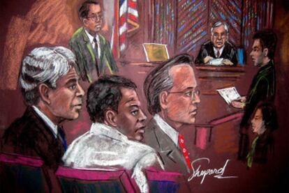 Ilustración del juicio a Ahmed Ghailani en Nueva York, con el acusado en primer plano.