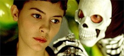 Audrey Tautou, en un fotograma de la película <b></b><i>Amélie,</i> dirigida por Jean-Pierre Jeunet.