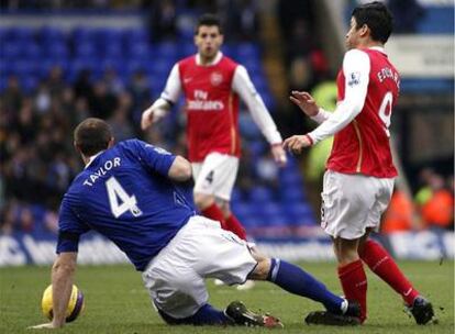 Momento en el que Taylor lesiona de gravedad a Eduardo da Silva.