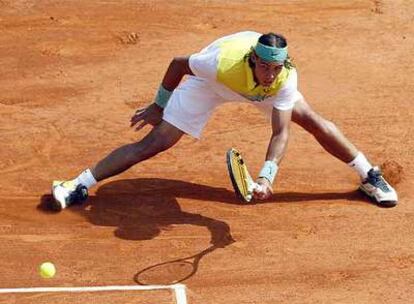 Rafa Nadal durante el partido con Chela.