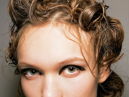 Así se preparan las modelos antes de salir a desfilar