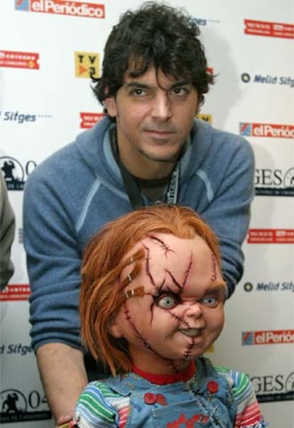 Don Mancini, con el muñeco diabólico Chucky, ayer en Sitges.