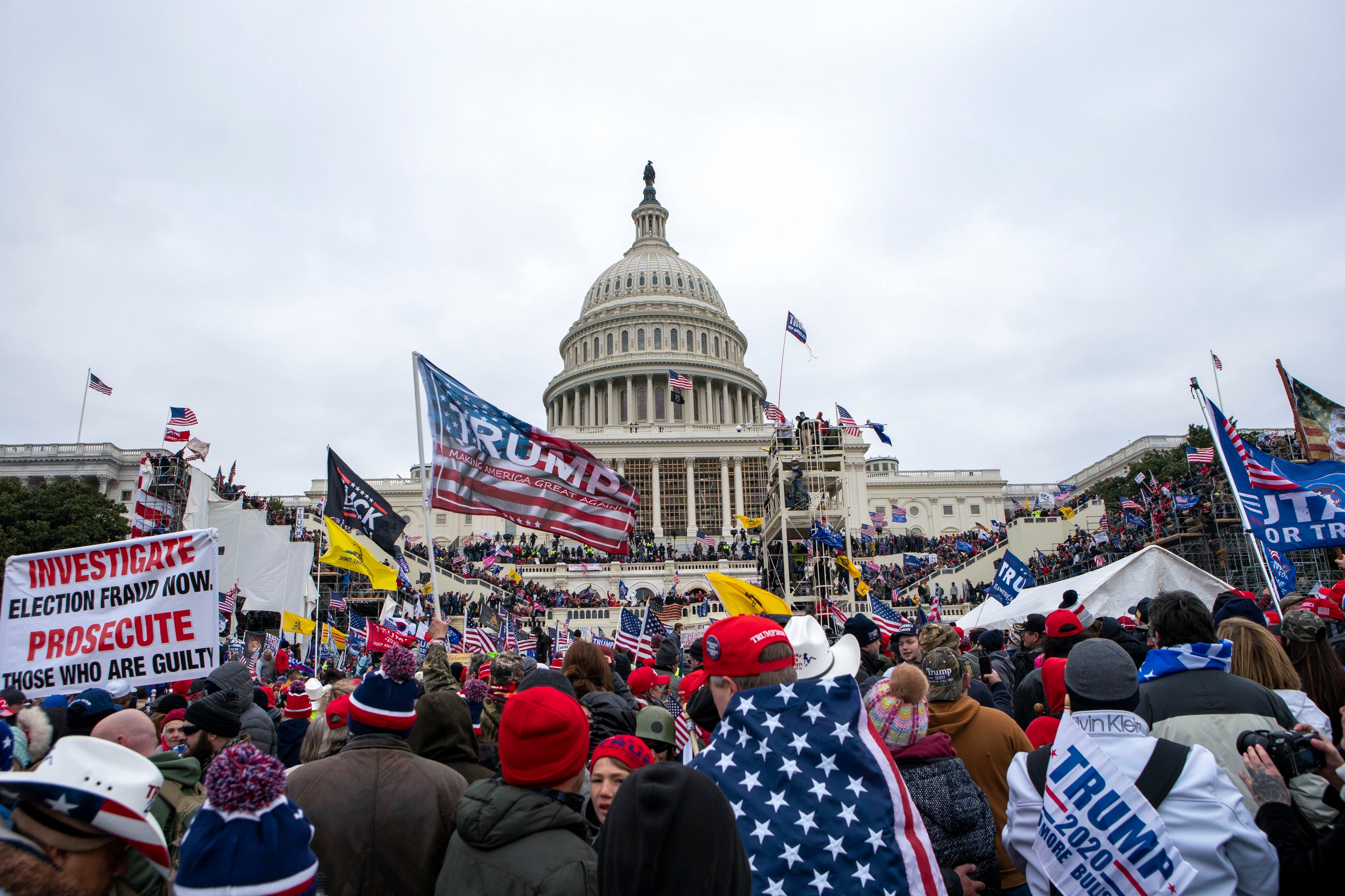 “Trump me va a indultar”: los asaltantes del Capitolio cantan victoria