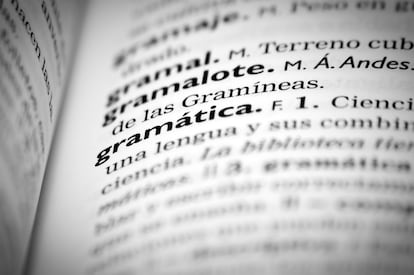 La definición de la palabra "gramática" en un diccionario.