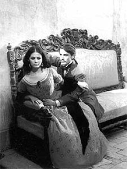 Claudia Cardinale y Alain Delon, en una imagen de la película <i>El Gatopardo,</i> de Luchino Visconti, basada en la obra de Giuseppe Tomasi di Lampedusa.