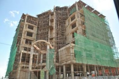 El 'boom' de la construcción es evidente en la mayoría de las ciudades africanas. En la imagen, un edificio en construcción en Nairobi.