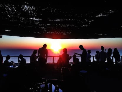 A contraluz. Así fue la imagen de Ángeles Fraus, decidió capturar un momento de su verano; una puesta de sol en el mirador de Sa Foradada en Deià, Mallorca.