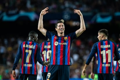 Robert Lewandowski celebra su tercer gol ante el Viktoria Plzen.