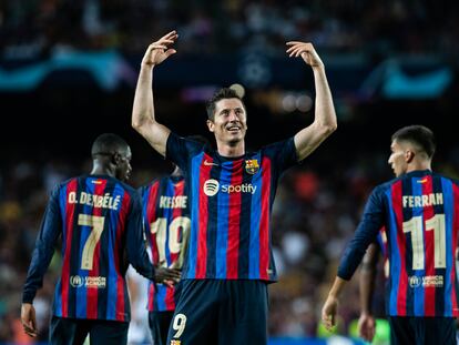 Robert Lewandowski celebra su tercer gol ante el Viktoria Plzen.