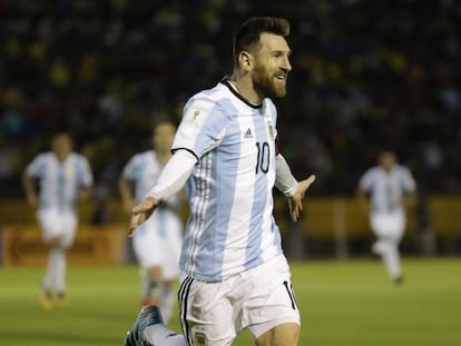 Messi celebra su tercer gol a Ecuador.