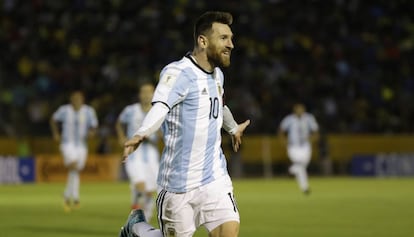 Messi celebra su tercer gol a Ecuador.