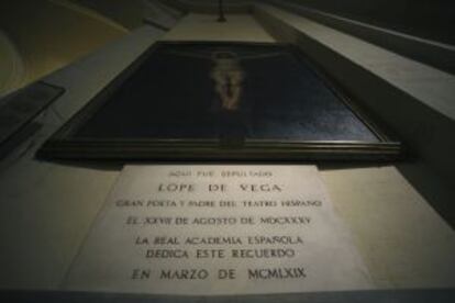 Placa de la iglesia de San Sebastián, en la calle de Atocha, donde supuestamente se encuentran los restos de Lope de Vega.