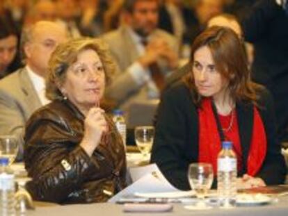 Pilar Gonzalez de Frutos, presidenta de Unespa, junto con Flavia Rodriguez-Ponga, directora general de Seguros y Fondos de Pensiones.